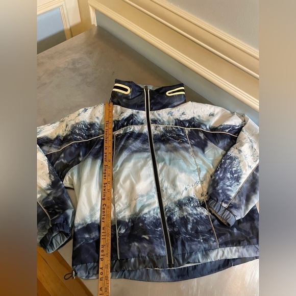 Superdry Sport Windbreaker with Hood - Picture 6 of 8